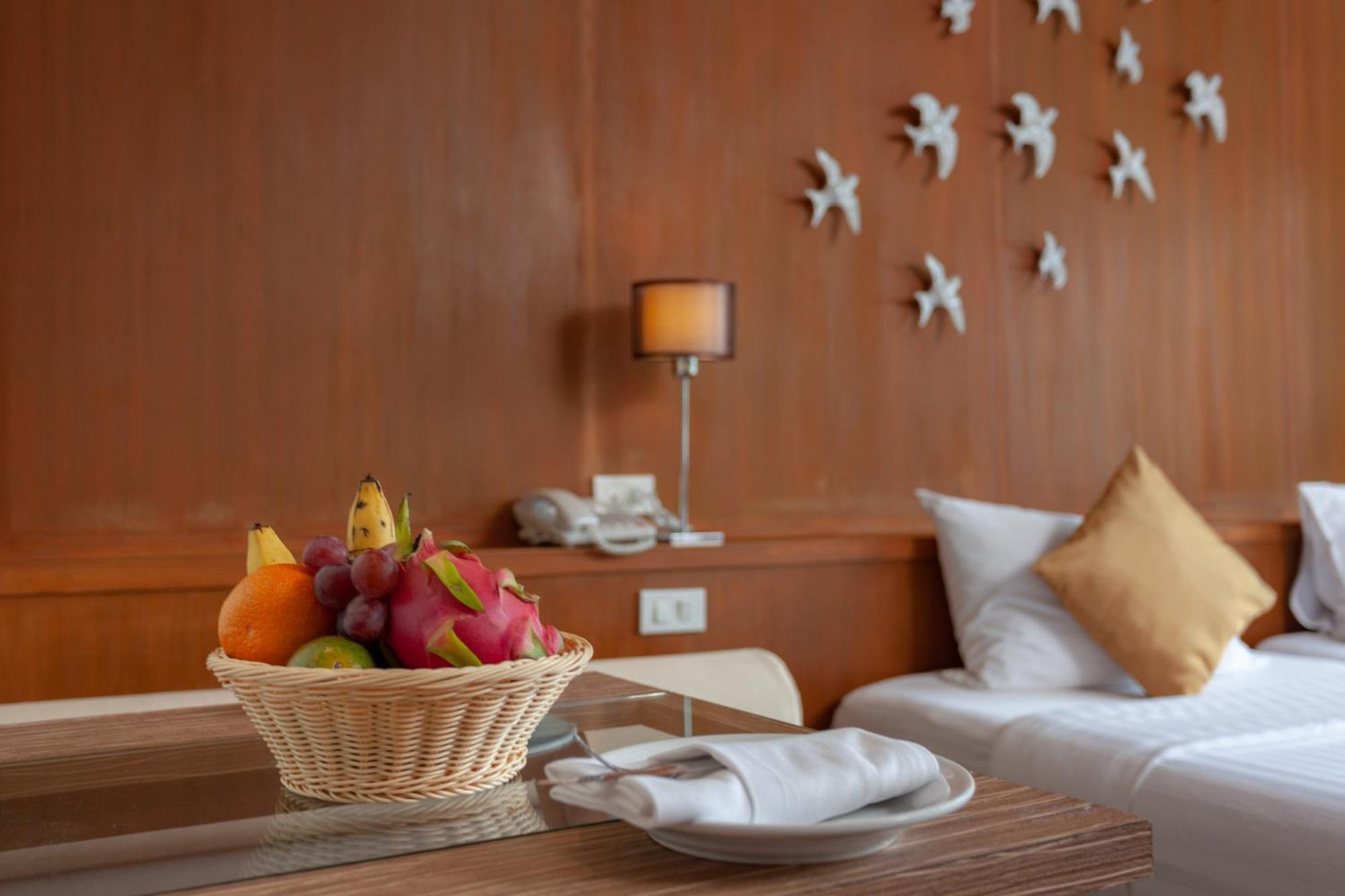 普吉岛-瓶庐海景度假酒店 Phuket Pl Seaview Resort Patong Экстерьер фото